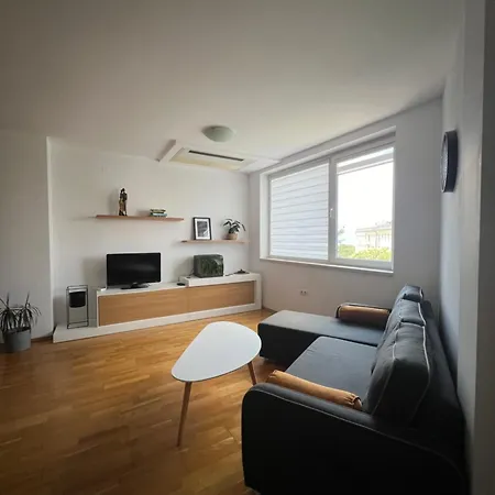Dolphins Apartment Varna